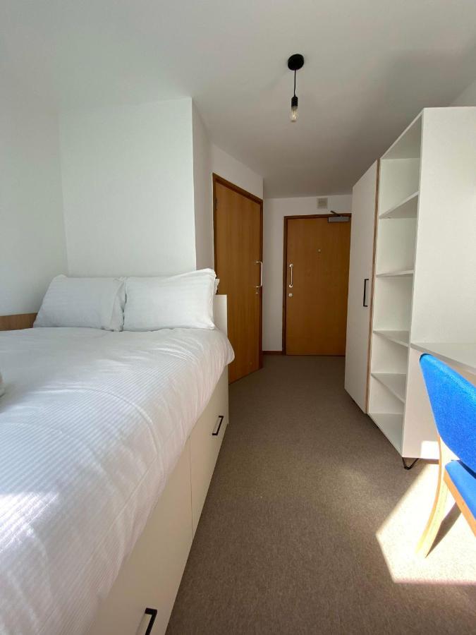 Regency Hall Smart Cheltenham Ensuite Rooms C المظهر الخارجي الصورة